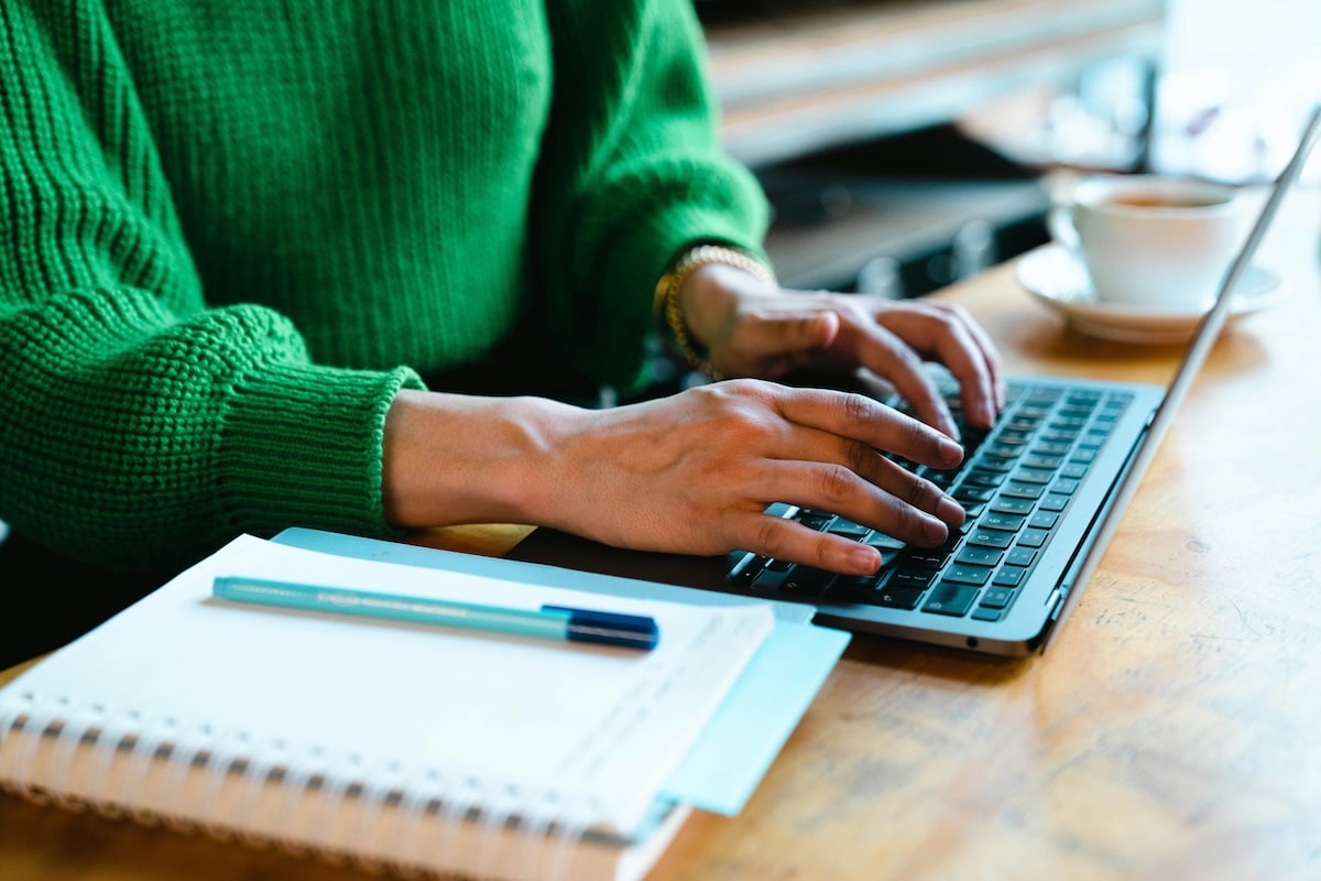 how shippers can read their parcel shipping invoice